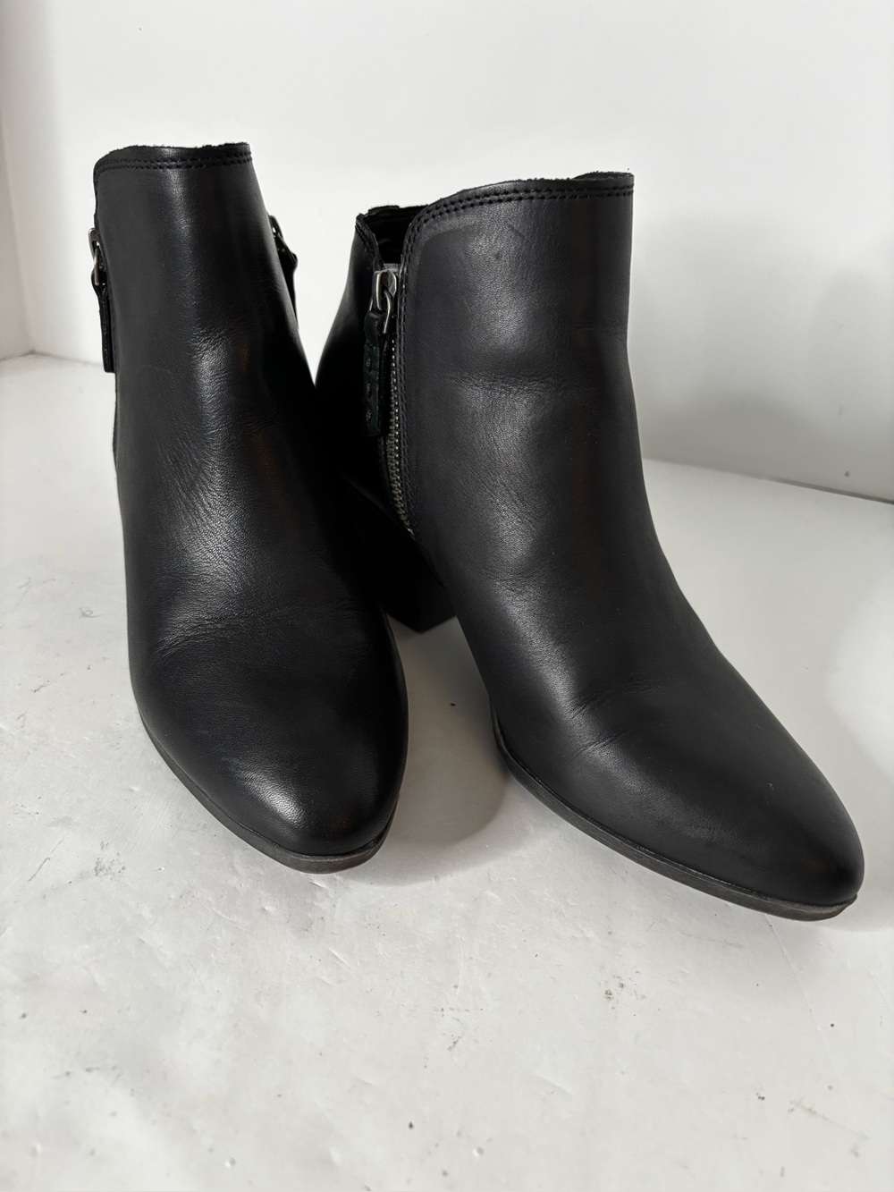 Frye Classic Black Leather Ankle Boots - Women's Sz 8.5
